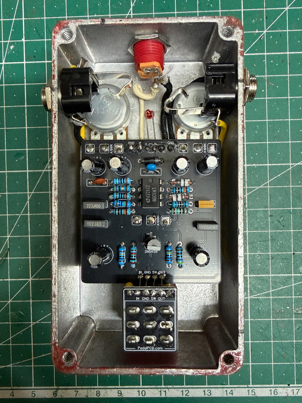 Rooi Rot – Hand-Built LM308 RAT-Style Distortion | D9K Germanium Edition